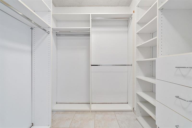 Image 23 of 43 For 3400 Galt Ocean Dr  1709s
