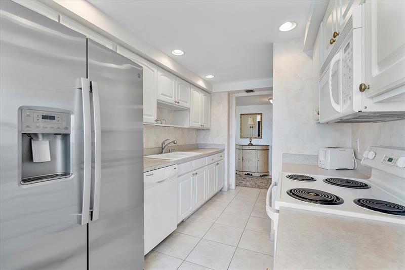 Image 31 of 43 For 3400 Galt Ocean Dr  1709s
