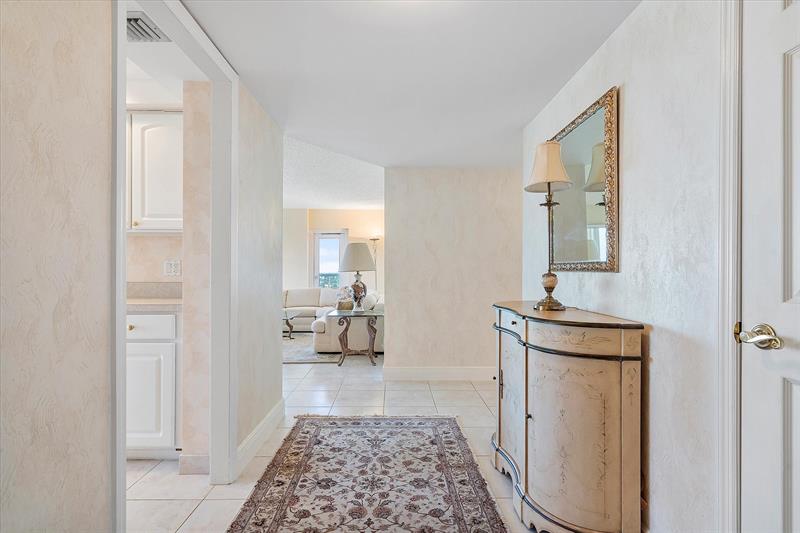 Image 32 of 43 For 3400 Galt Ocean Dr  1709s
