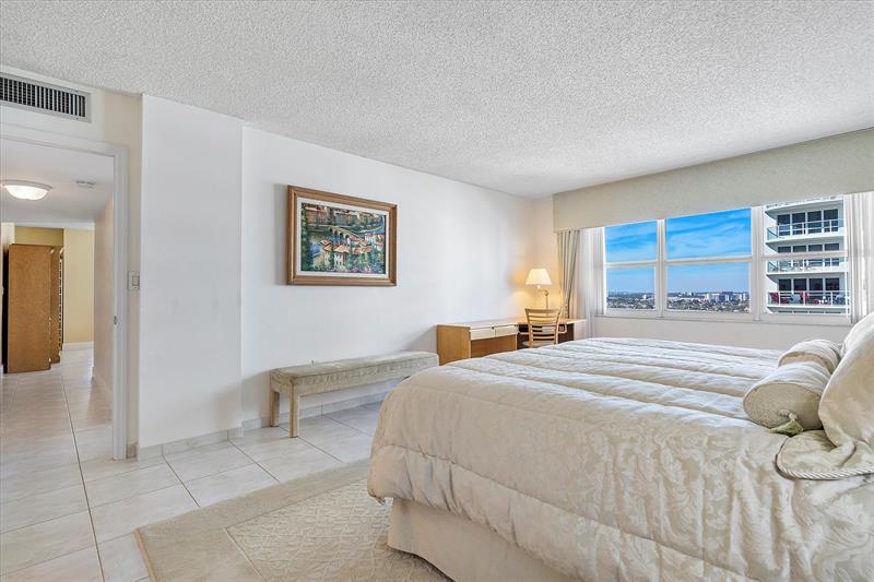 Image 33 of 43 For 3400 Galt Ocean Dr  1709s