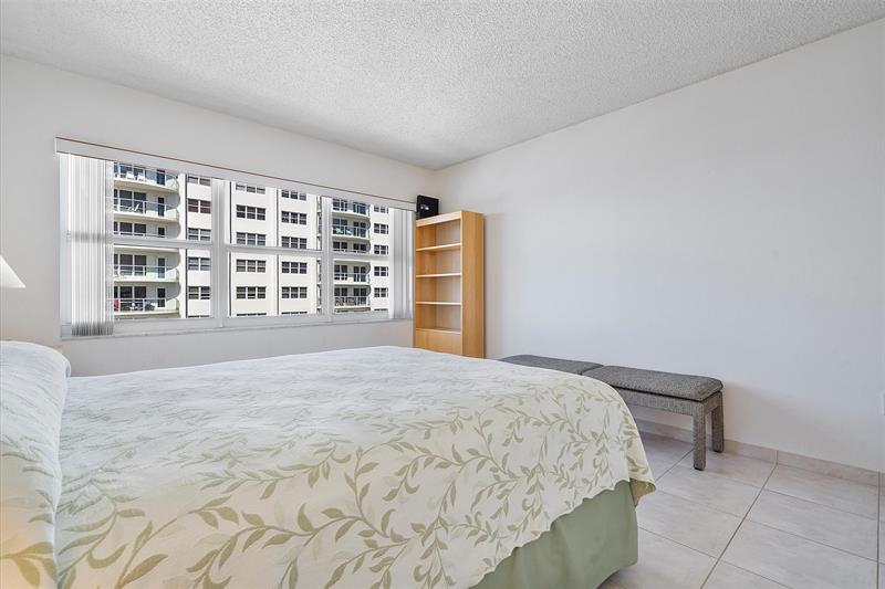 Image 34 of 43 For 3400 Galt Ocean Dr  1709s