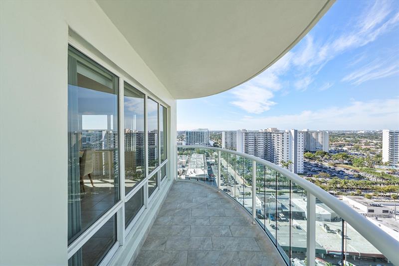 Image 35 of 43 For 3400 Galt Ocean Dr  1709s