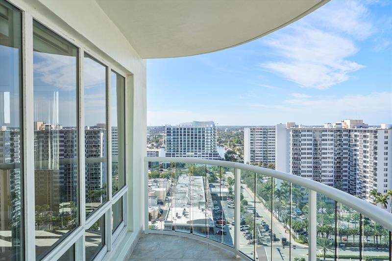Image 36 of 43 For 3400 Galt Ocean Dr  1709s