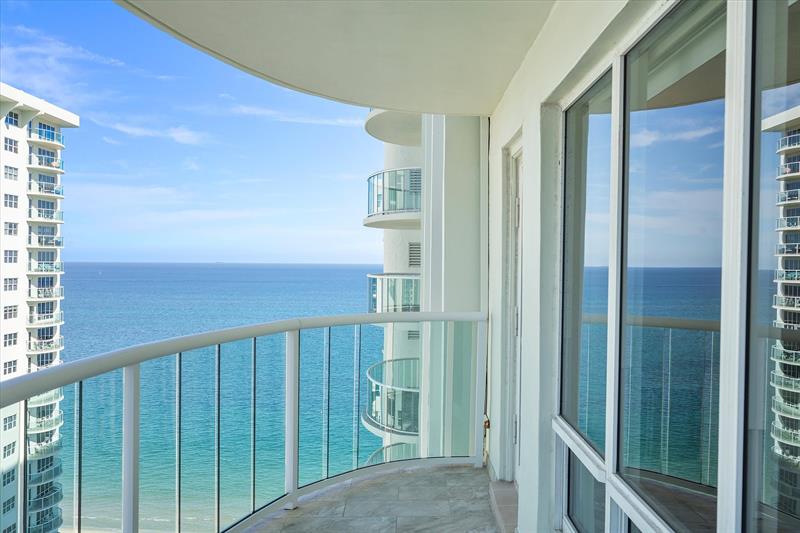 Image 37 of 43 For 3400 Galt Ocean Dr  1709s