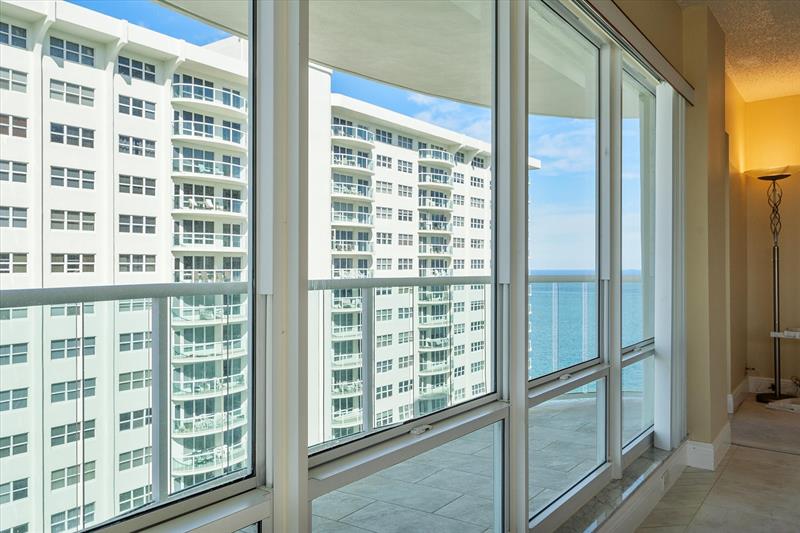 Image 40 of 43 For 3400 Galt Ocean Dr  1709s
