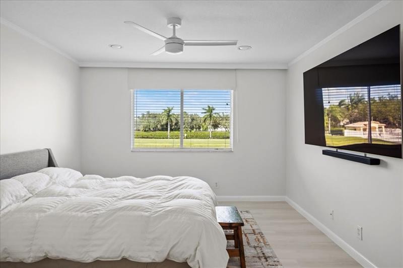 Image 6 of 13 For 4722 Lago Vista Dr  4722