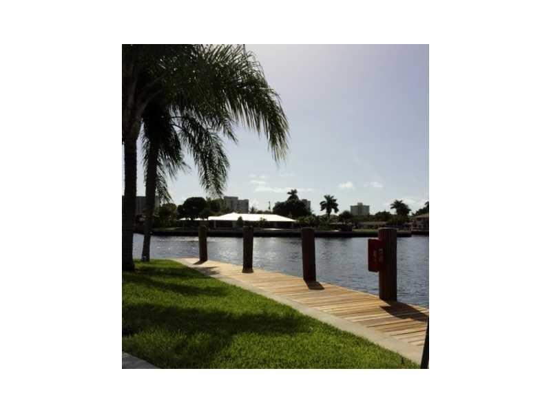 Image 18 of 23 For 6345 Bay Club Dr  1