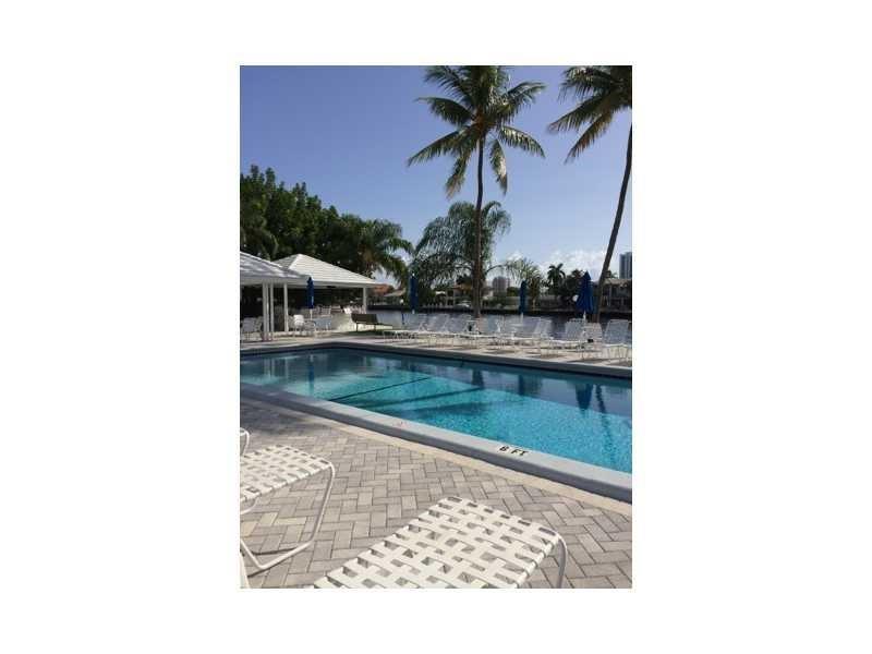 Image 20 of 23 For 6345 Bay Club Dr  1