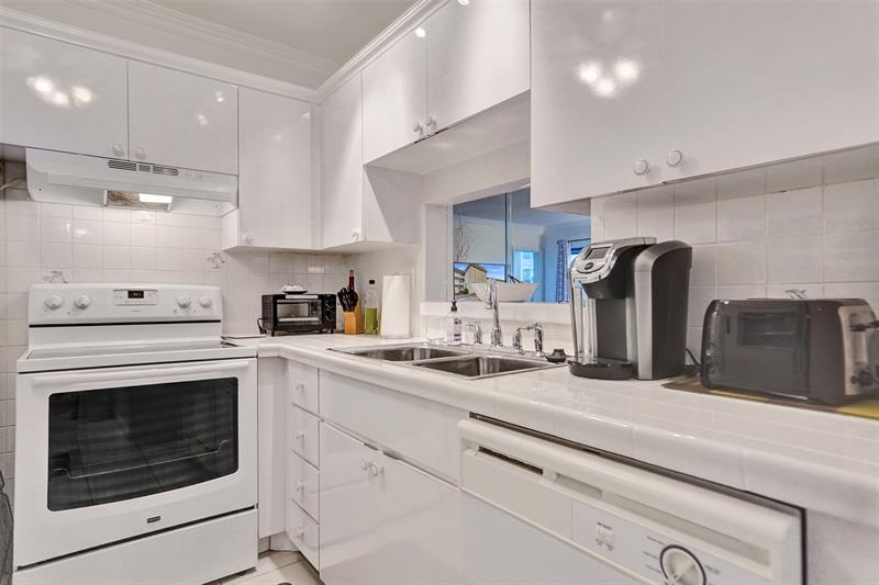 Image 13 of 24 For 4706 36th St 409