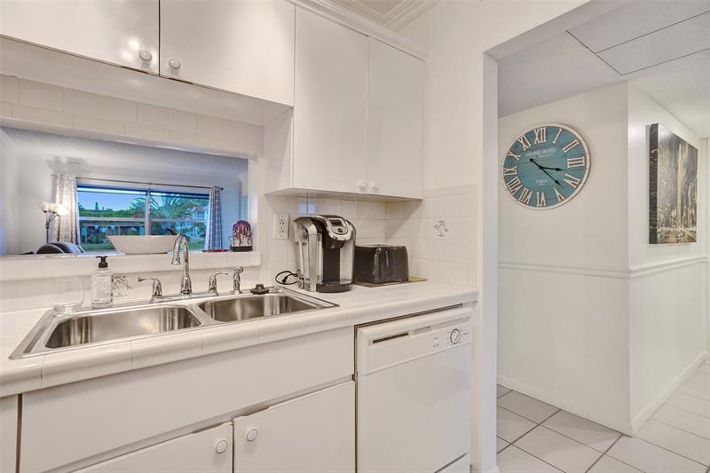 Image 14 of 24 For 4706 36th St 409