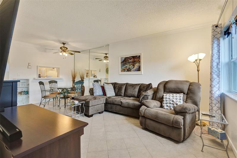 Image 18 of 24 For 4706 36th St 409