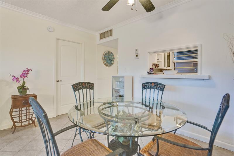 Image 5 of 24 For 4706 36th St 409