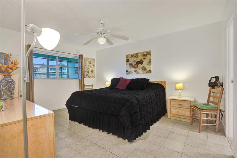 Image 7 of 24 For 4706 36th St 409