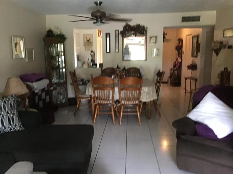 Image 8 of 30 For 7320 Lake Circle Dr  407