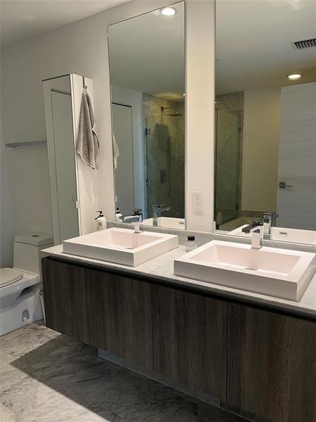 Image 17 of 45 For 801 Miami Ave  1508