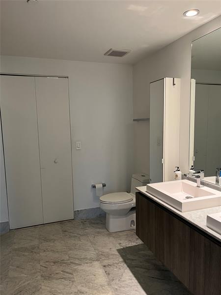 Image 18 of 45 For 801 Miami Ave  1508