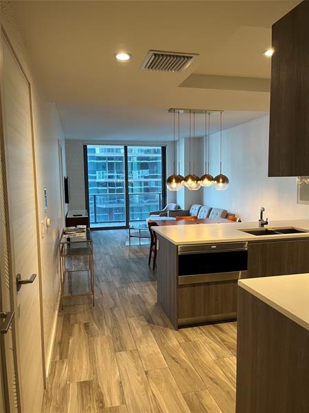 Image 3 of 45 For 801 Miami Ave  1508
