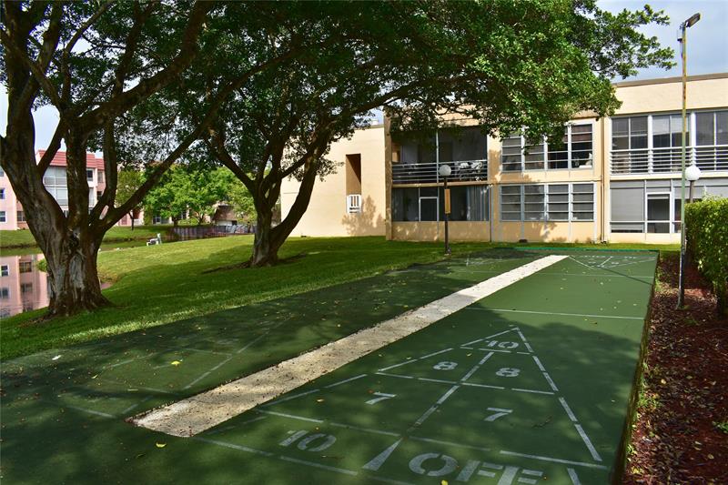 Image 46 of 50 For 9081 Sunrise Lakes Blvd  107