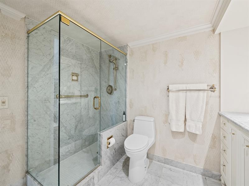 Image 20 of 28 For 936 Intracoastal Dr  6h