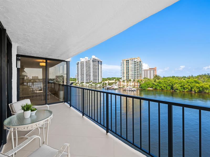 Image 6 of 28 For 936 Intracoastal Dr  6h