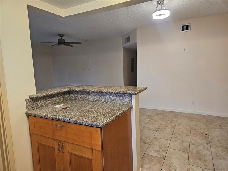 Image 23 of 48 For 651 Pine Dr  205
