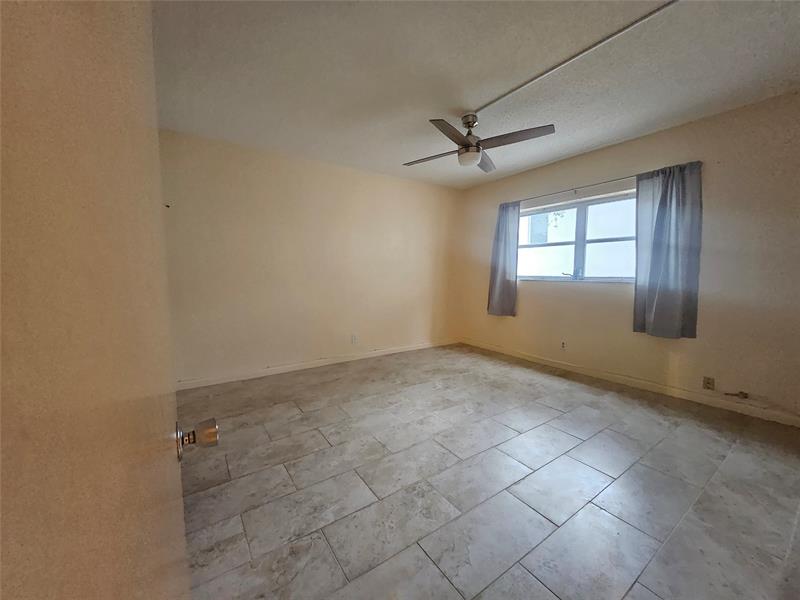 Image 27 of 48 For 651 Pine Dr  205