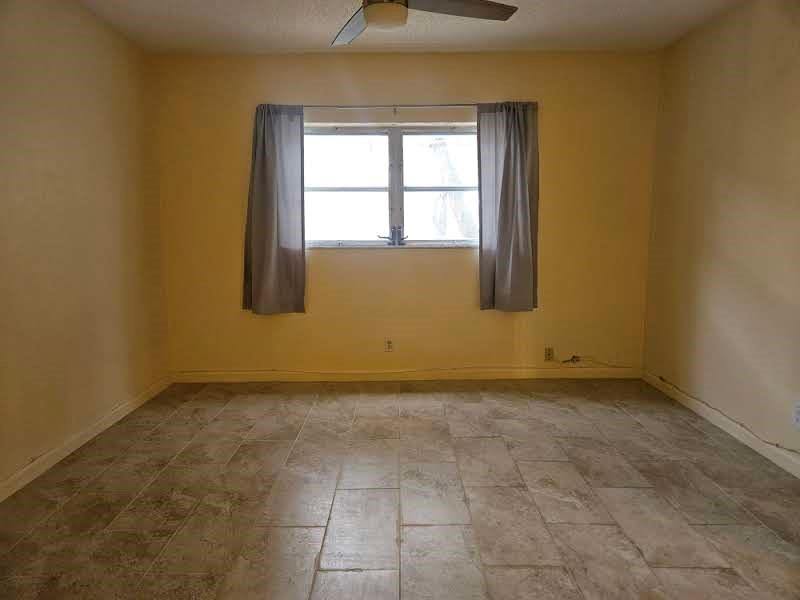 Image 28 of 48 For 651 Pine Dr  205