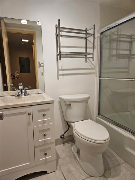 Image 32 of 48 For 651 Pine Dr  205