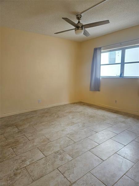 Image 33 of 48 For 651 Pine Dr  205