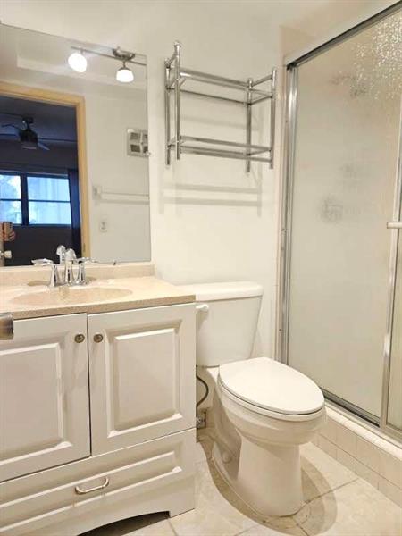Image 36 of 48 For 651 Pine Dr  205