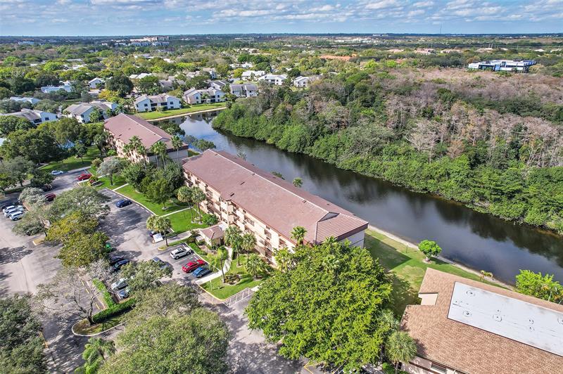 Image 33 of 51 For 2660 Carambola Cir  202