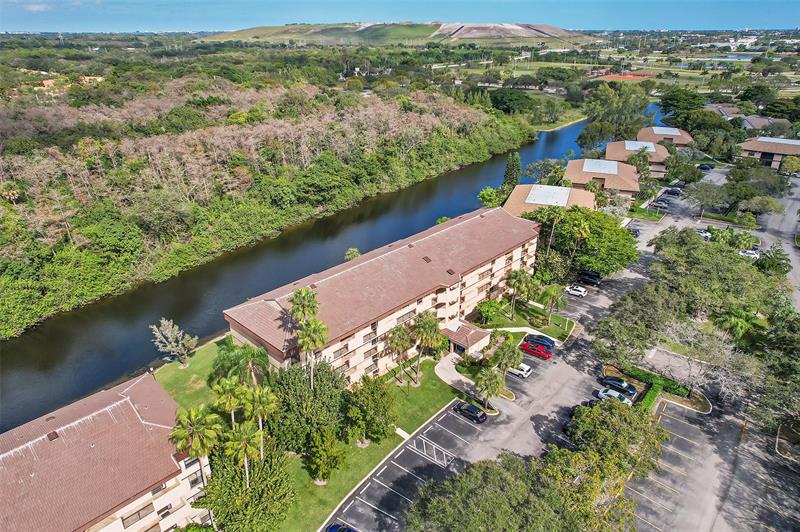 Image 37 of 51 For 2660 Carambola Cir  202