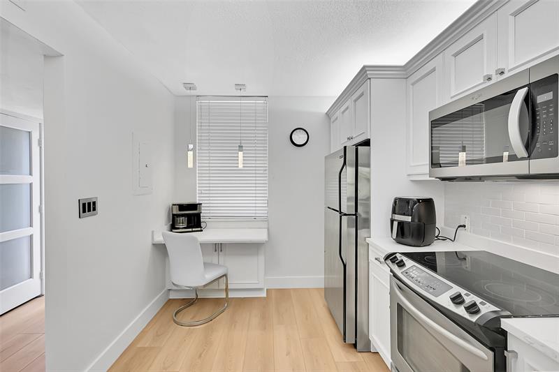 Image 7 of 51 For 2660 Carambola Cir  202