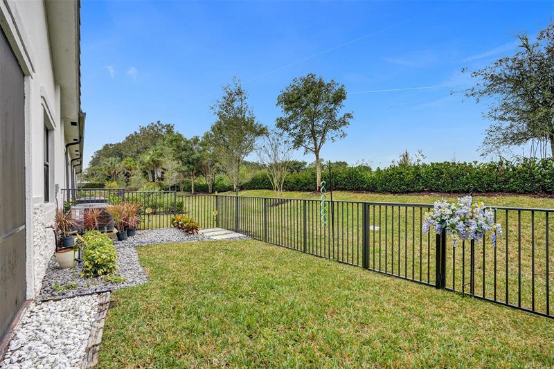 Image 25 of 39 For 8327 Blue Spring Dr  8327