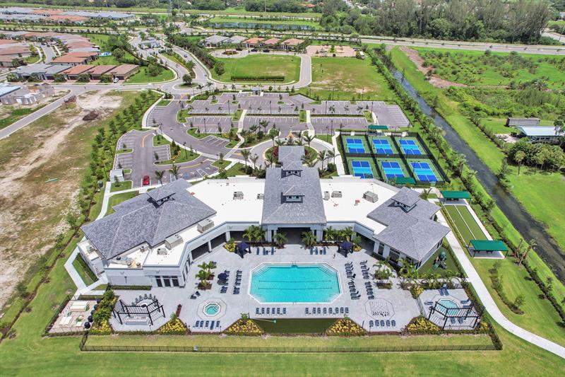 Image 29 of 39 For 8327 Blue Spring Dr  8327