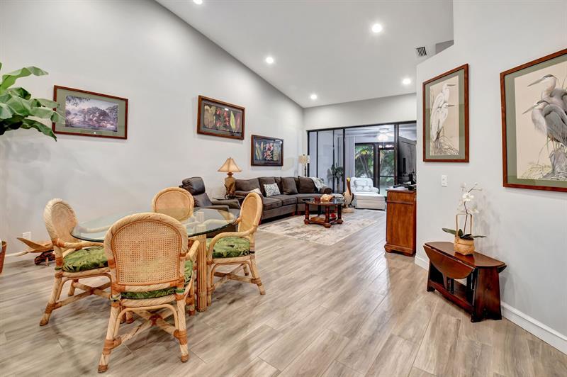 Image 11 of 49 For 7704 Lexington Club Blvd Unit B  B