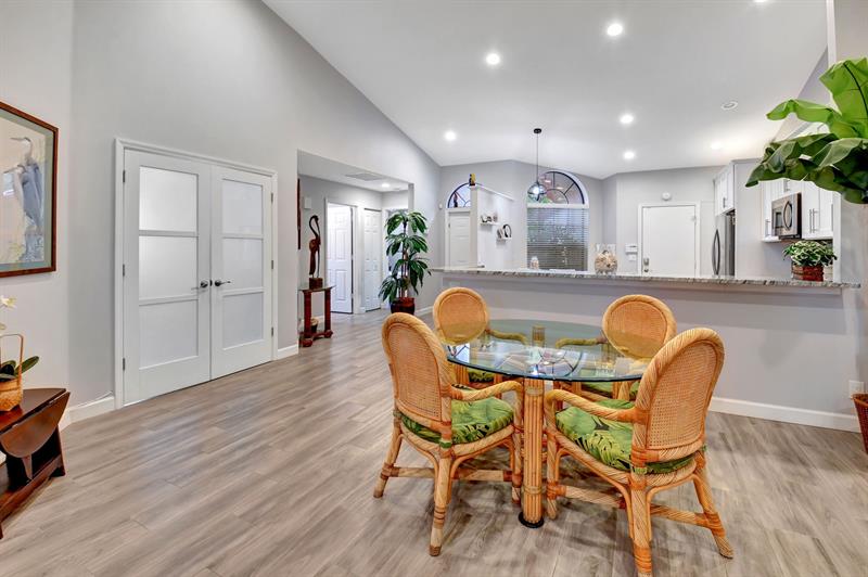 Image 13 of 49 For 7704 Lexington Club Blvd Unit B  B