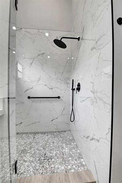 Image 26 of 49 For 7704 Lexington Club Blvd Unit B  B