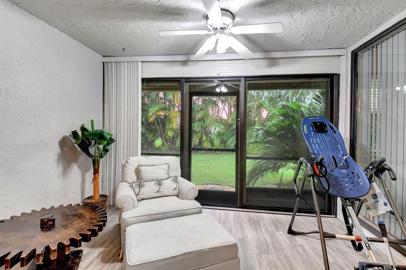 Image 27 of 49 For 7704 Lexington Club Blvd Unit B  B