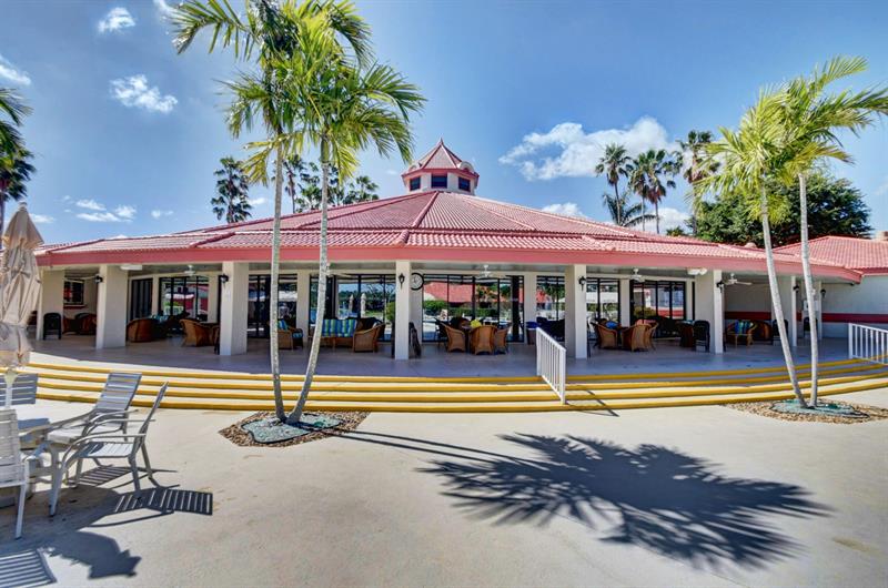 Image 39 of 49 For 7704 Lexington Club Blvd Unit B  B