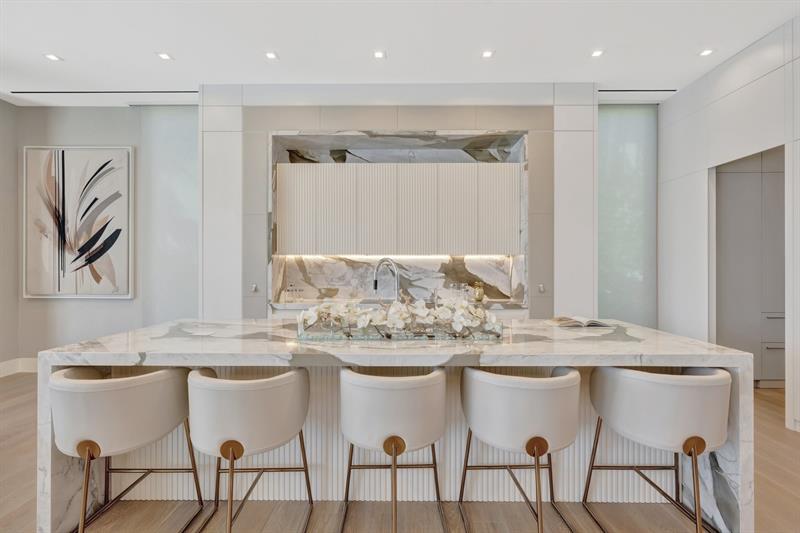 Image 20 of 100 For 2560 Del Lago Dr