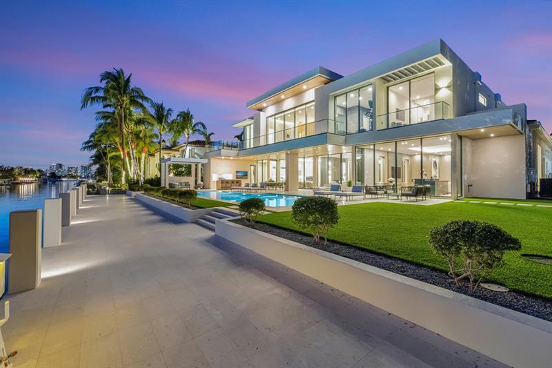 Image 3 of 100 For 2560 Del Lago Dr