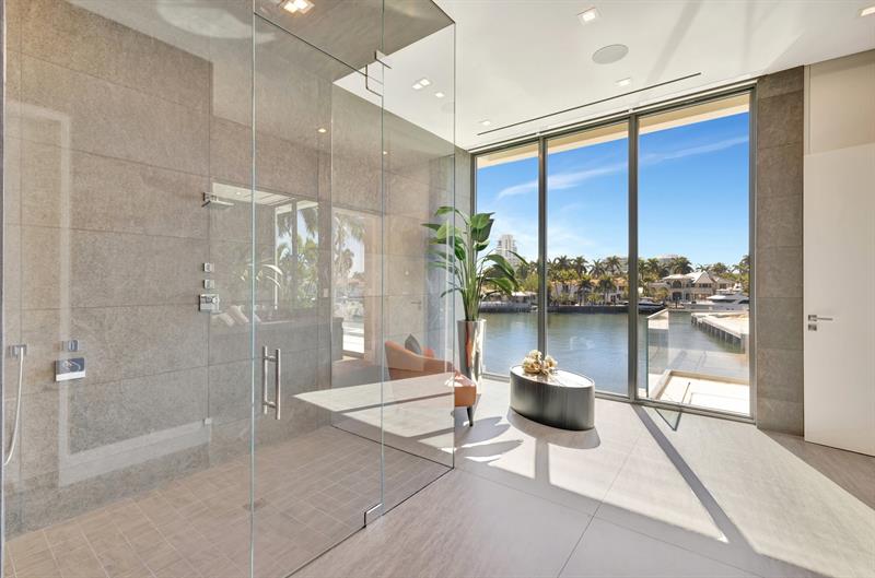 Image 51 of 100 For 2560 Del Lago Dr
