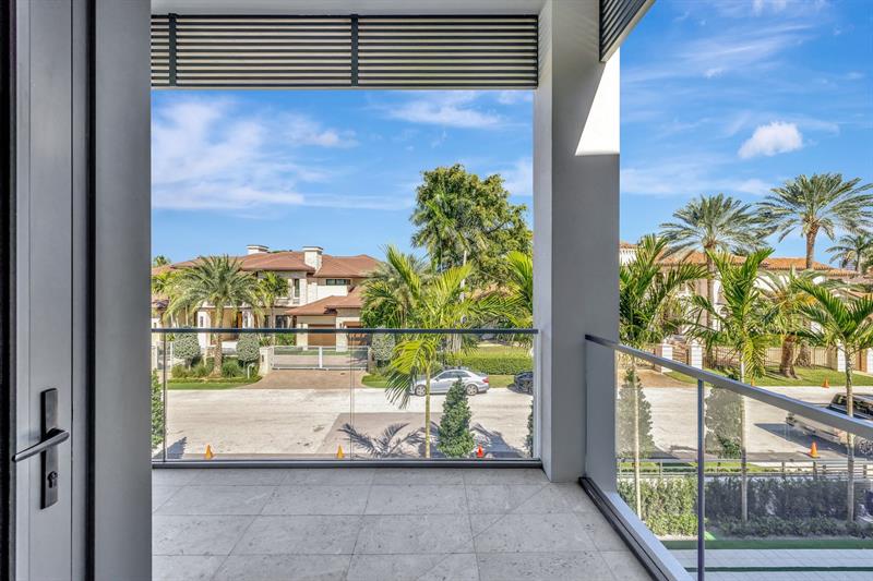 Image 64 of 100 For 2560 Del Lago Dr