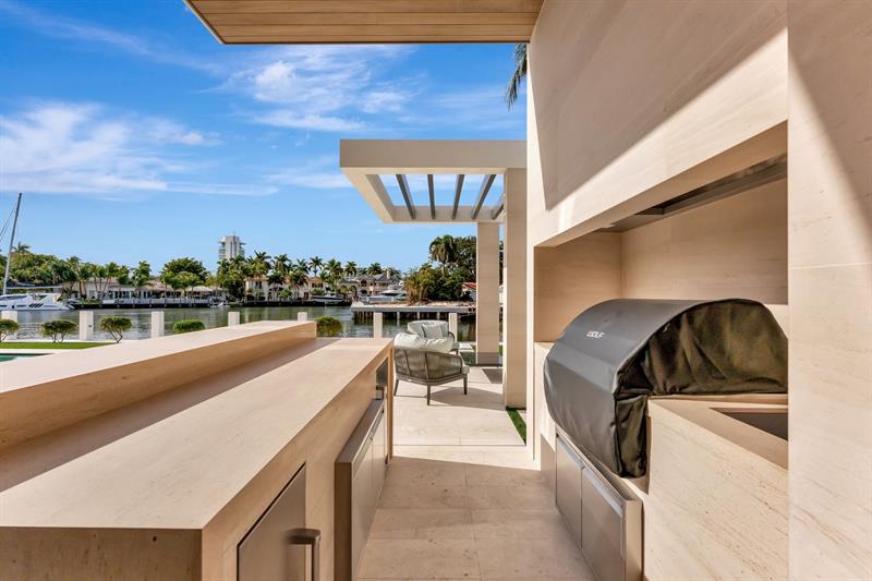 Image 74 of 100 For 2560 Del Lago Dr
