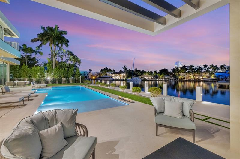 Image 83 of 100 For 2560 Del Lago Dr