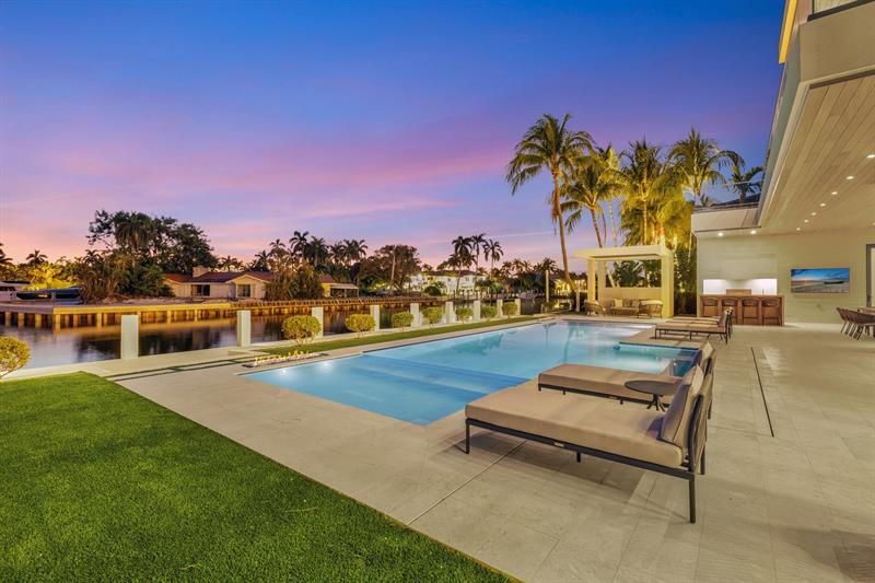 Image 88 of 100 For 2560 Del Lago Dr