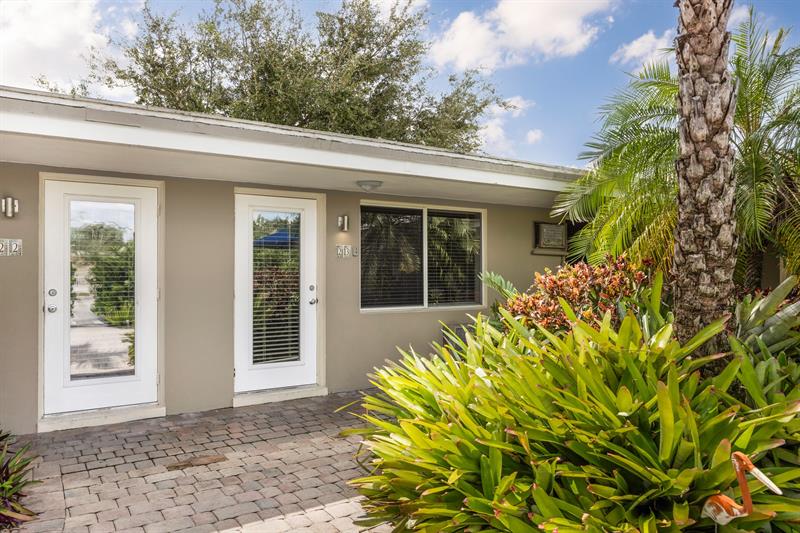 Image 13 of 37 For 2648 32nd St