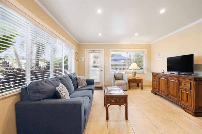 Image 14 of 37 For 2648 32nd St