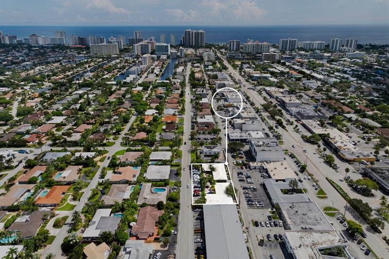 Image 2 of 37 For 2648 32nd St